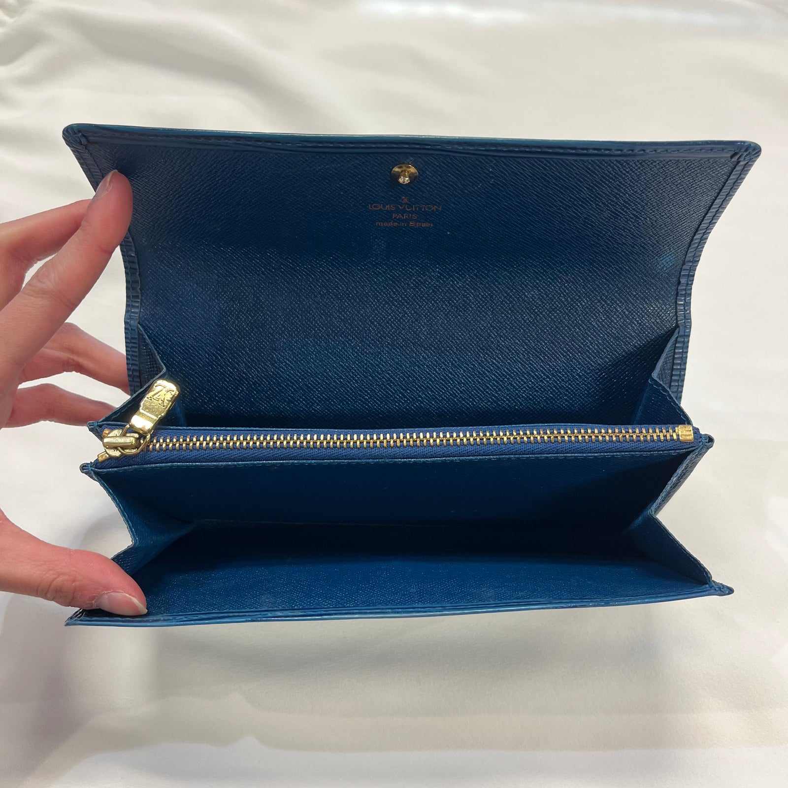 LOUIS VUITTON Blue Epi Leather Long Continental Sarah Wallet